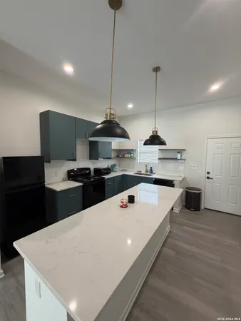 $1,800 | 147 Vine Street, San Antonio, TX 78210