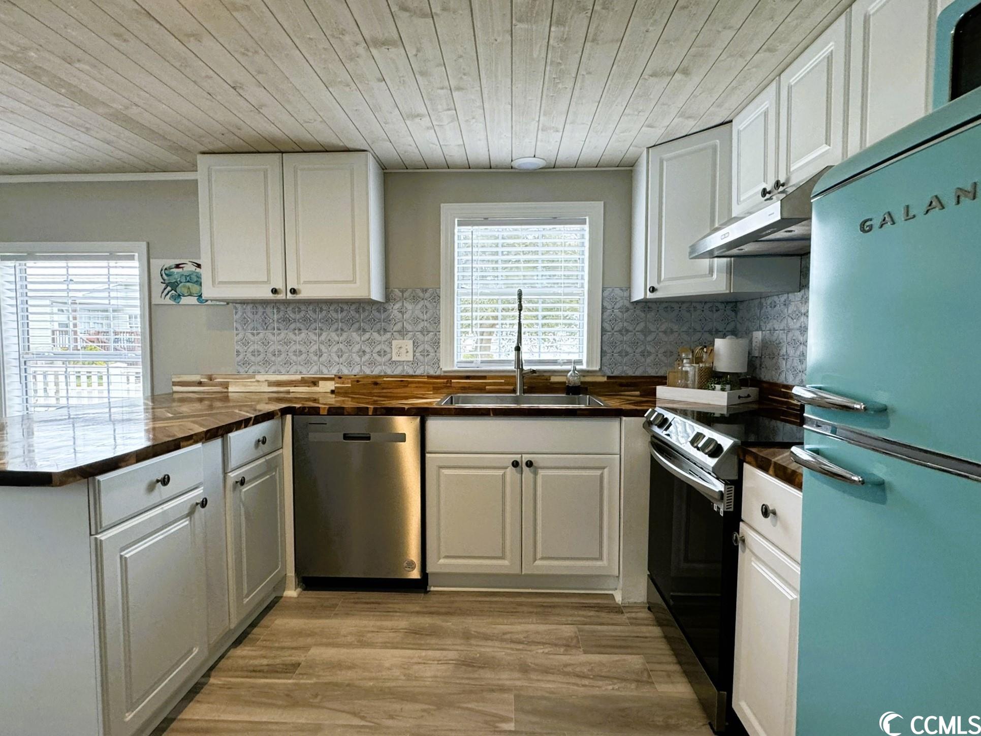 1718 Hawk Street Surfside Beach, SC 29575 - Photo 12 of 39