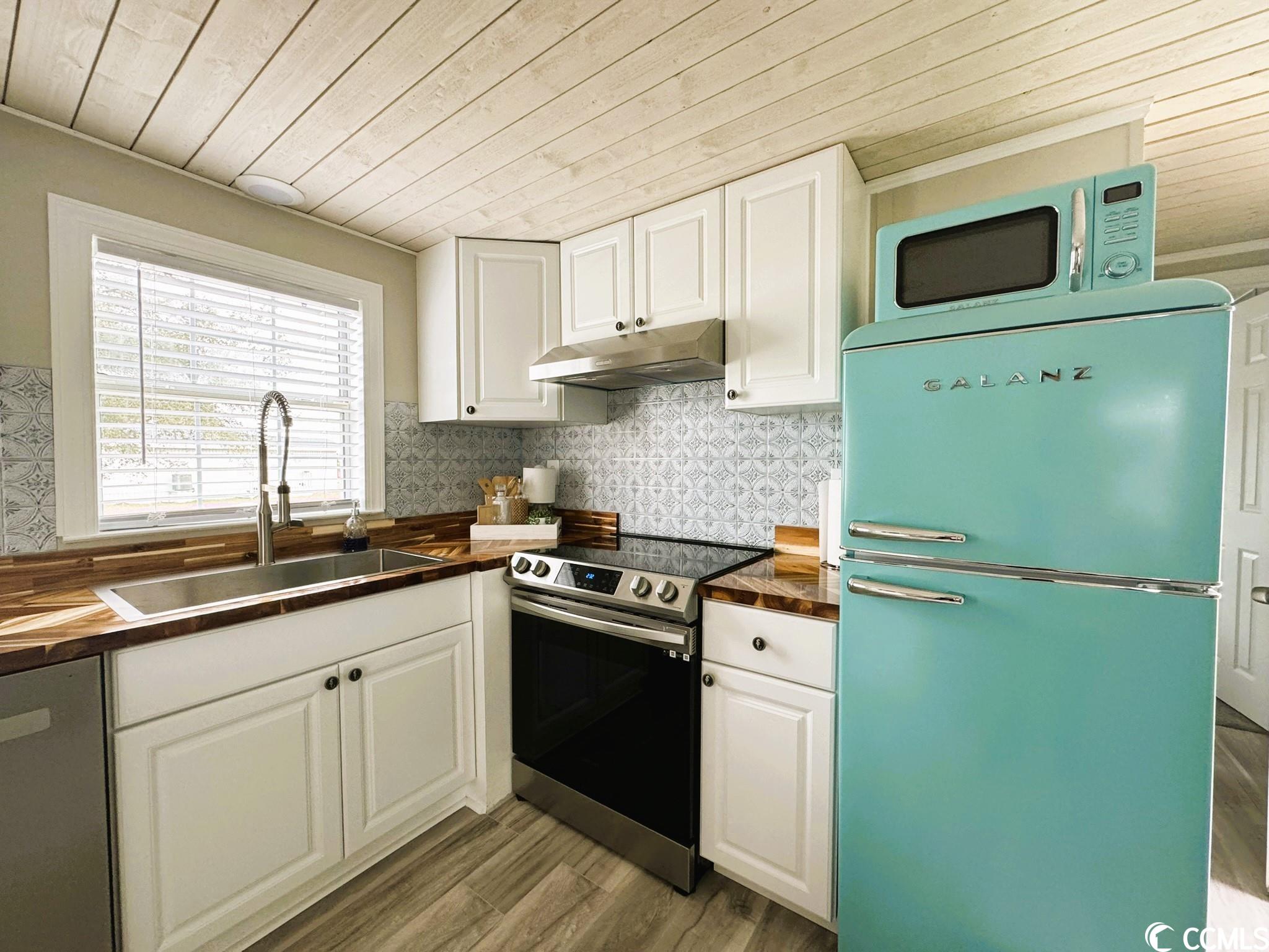 1718 Hawk Street Surfside Beach, SC 29575 - Photo 21 of 39