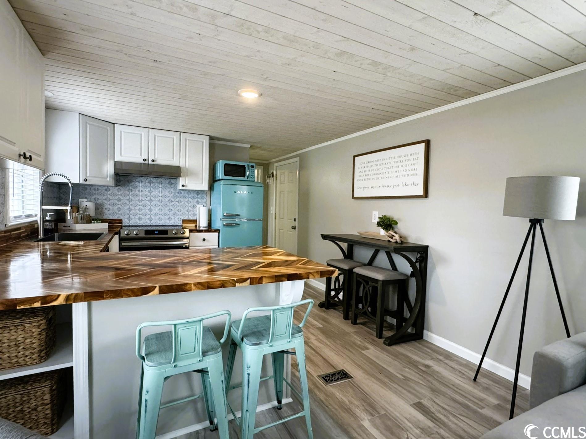 1718 Hawk Street Surfside Beach, SC 29575 - Photo 3 of 39