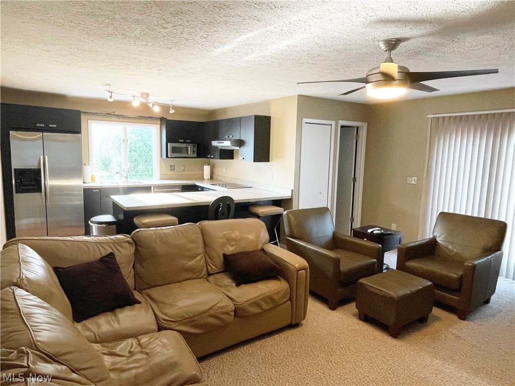 5528 Huron Road Lyndhurst, OH 44124 - Photo 11 of 26 Family Room/Kitchen view