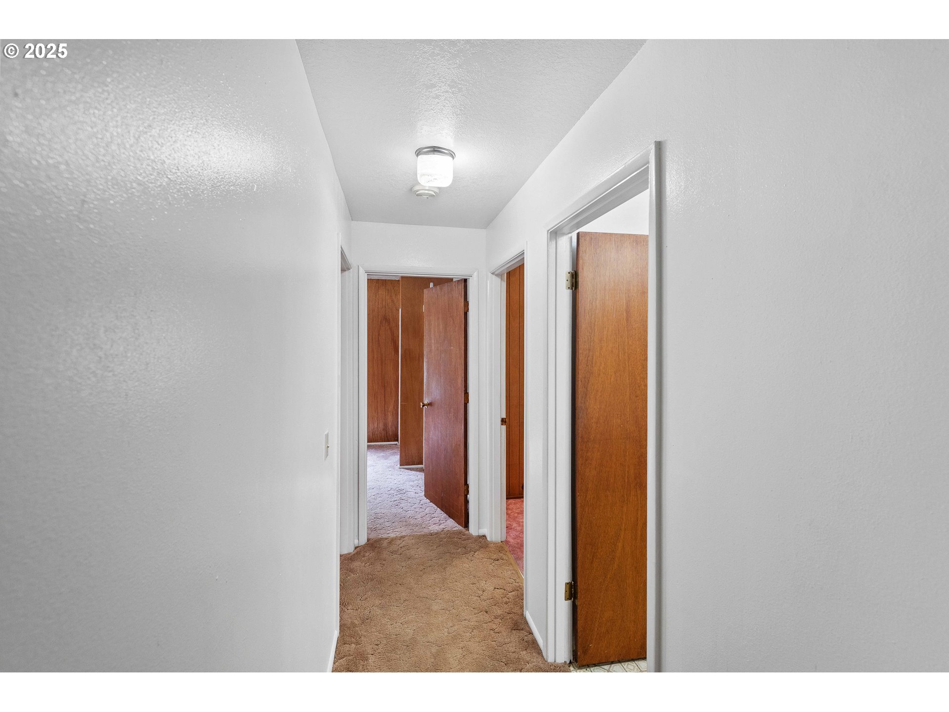 63257 Valma Road Coos Bay, OR 97420 - Photo 12 of 24 Hallway