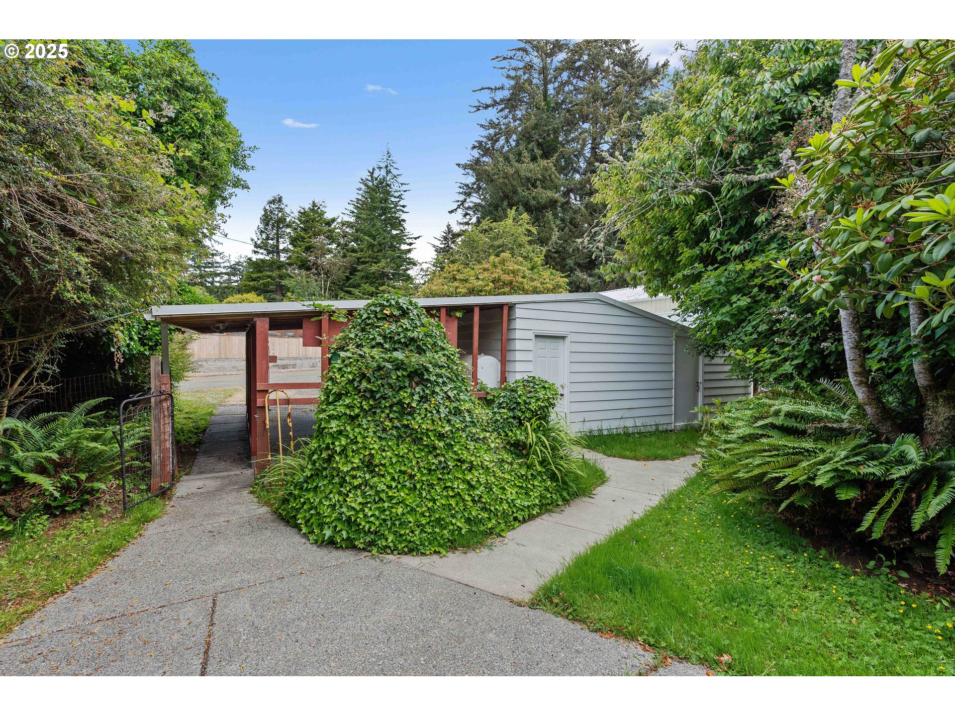 63257 Valma Road Coos Bay, OR 97420 - Photo 23 of 24 Yard