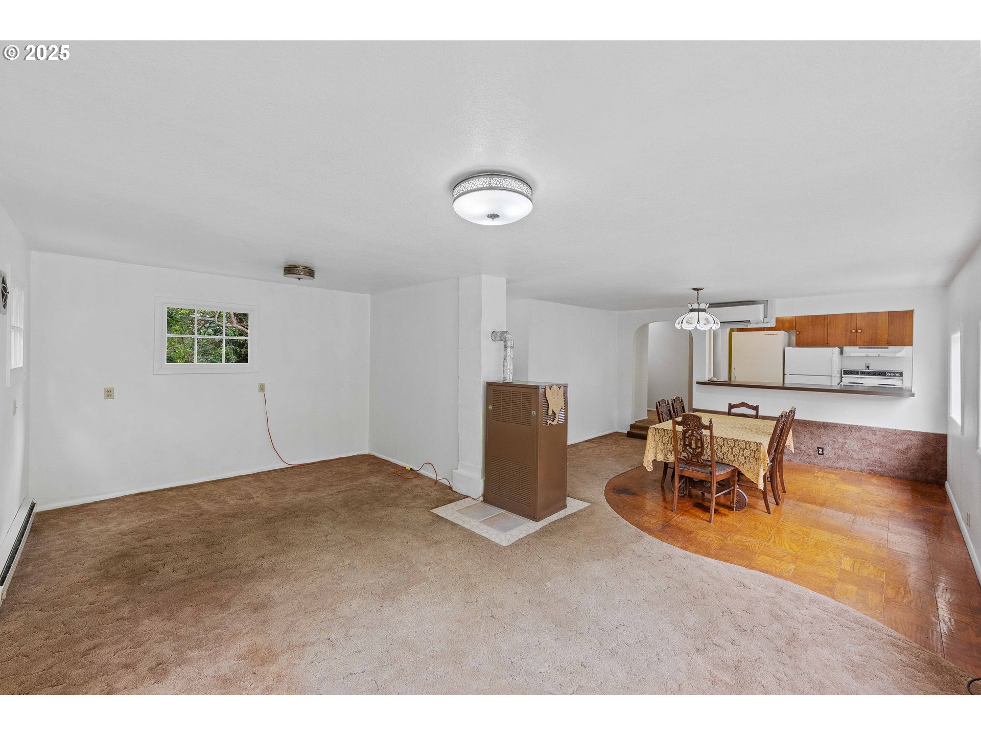 63257 Valma Road Coos Bay, OR 97420 - Photo 3 of 24 Living Room/Dining Room