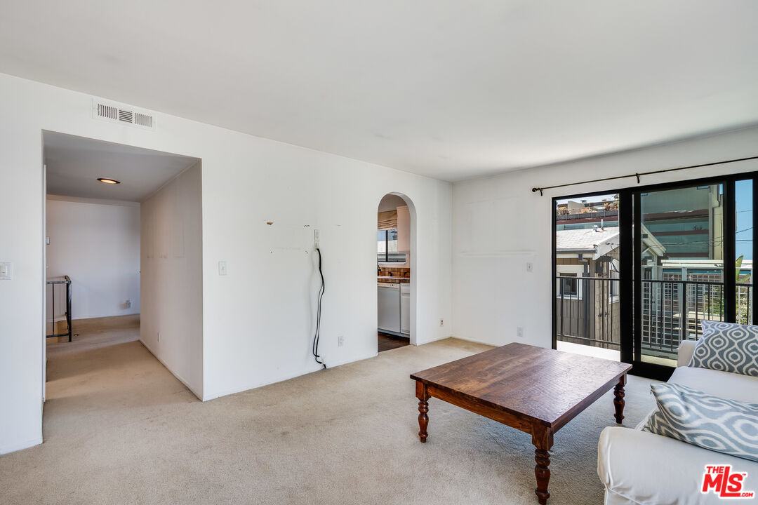 25 Hurricane Street, Unit 3 Marina del Rey, CA 90292 - Photo 21 of 27 a room with furniture pool table and window