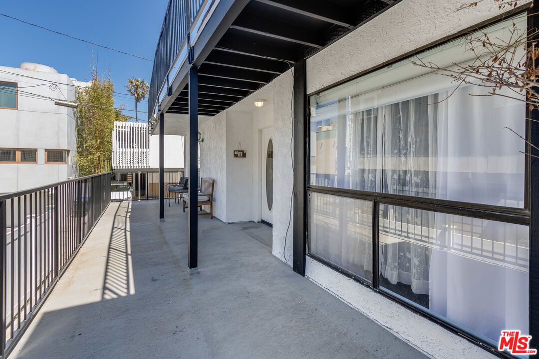 25 Hurricane Street, Unit 3 Marina del Rey, CA 90292 - Photo 6 of 27 a view of staircase with railing and stairs