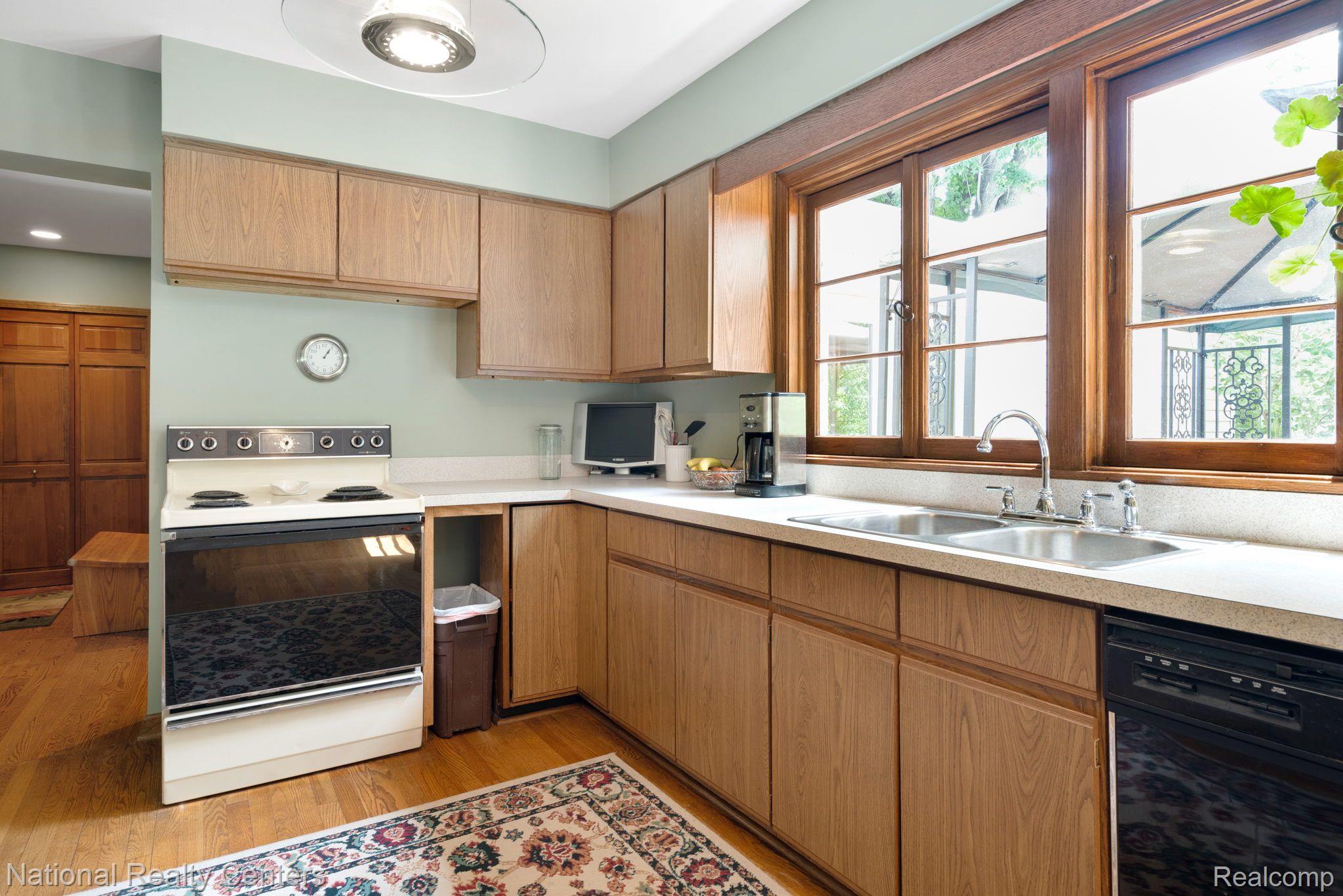 4069 Yankee Road St. Clair, MI 48079 - Photo 17 of 44 Lots of counter space