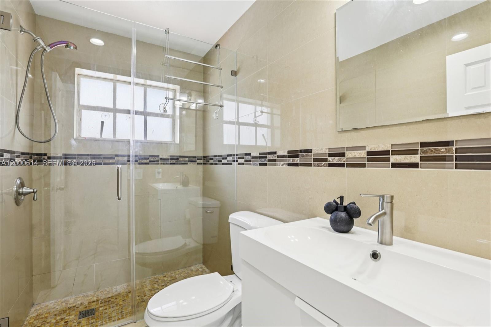 1900 Southwest 87th Court Miami, FL 33165 - Photo 10 of 25