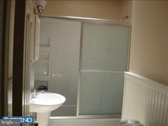 916 Kenmore Road Philadelphia, PA 19151 - Photo 5 of 7 Gallery Image 5