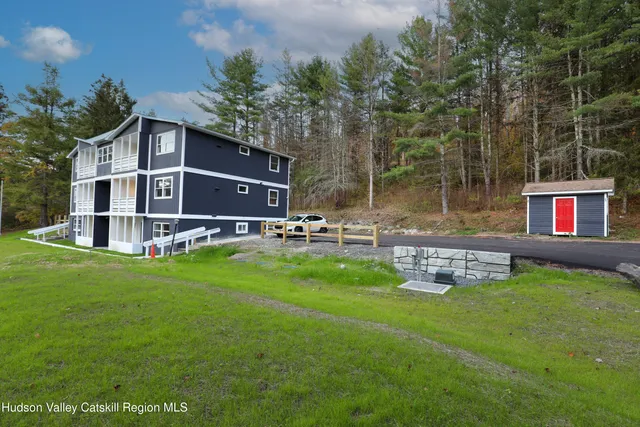 $1,950 | 3191 Highway 23, Unit 1, Hillsdale, NY 12529