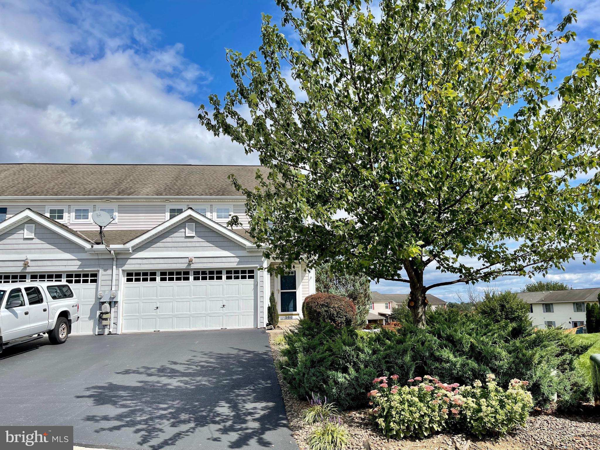 580 Fox Ridge Lane Lebanon, PA 17042 - Photo 2 of 47 Gallery Image 2