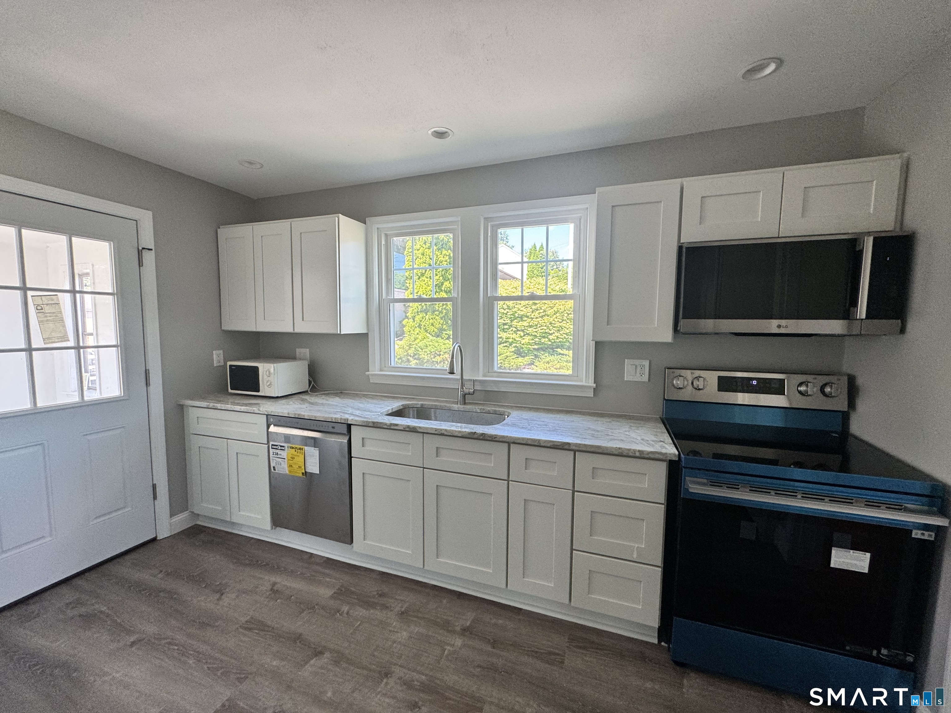 405 Wolcott Road Wolcott, CT 06716 - Photo 2 of 22