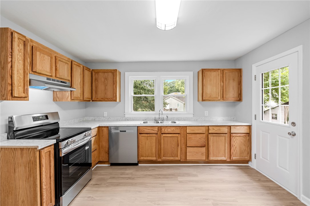 9 Lyman Street Pelzer, SC 29669 - Photo 3 of 28