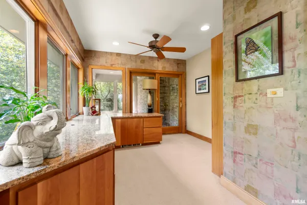$930,000 | 200 West Ravinwoods Road, Peoria, IL 61615