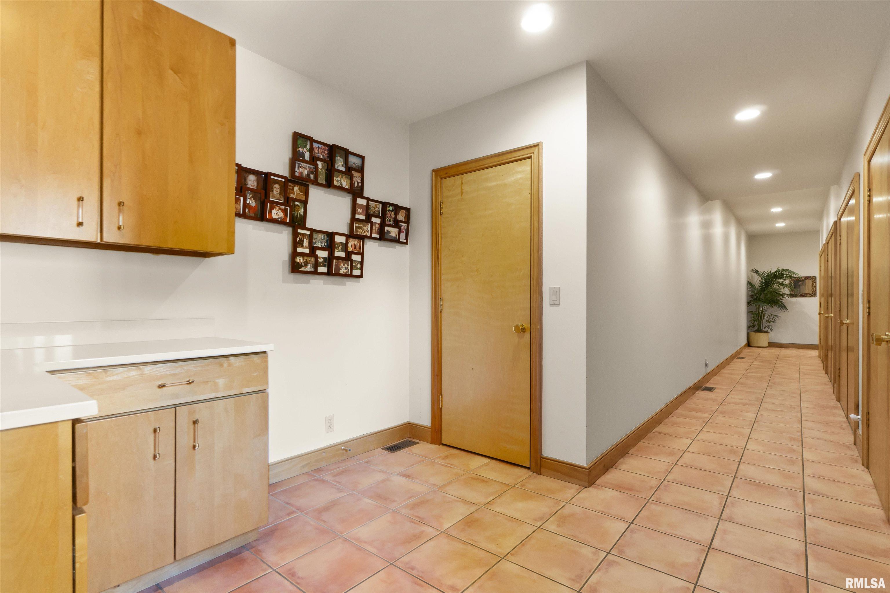 200 West Ravinwoods Road Peoria, IL 61615 - Photo 33 of 70