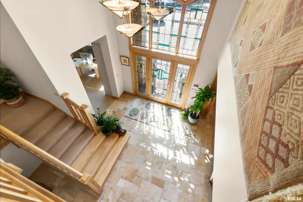 $930,000 | 200 West Ravinwoods Road, Peoria, IL 61615