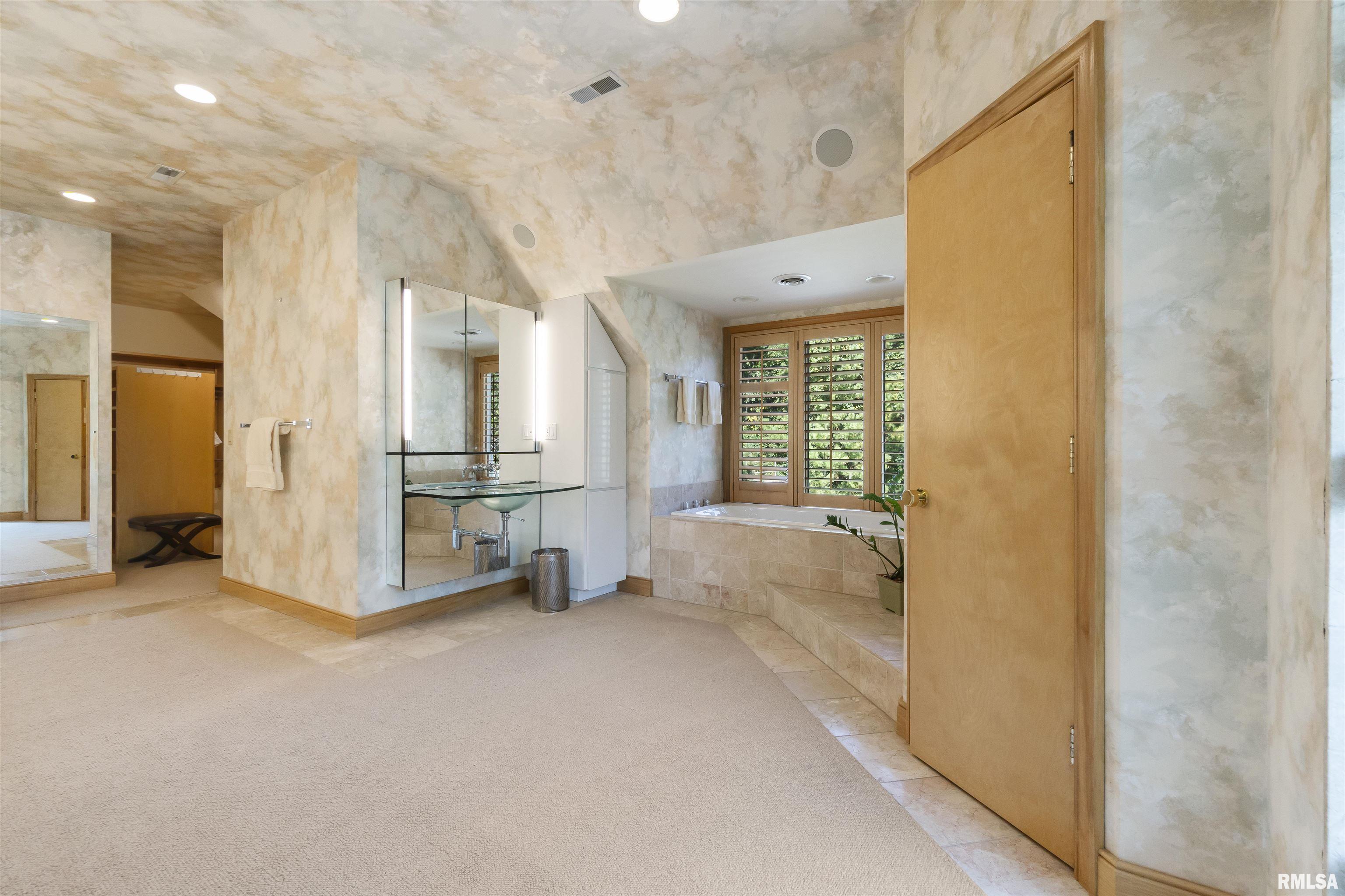 200 West Ravinwoods Road Peoria, IL 61615 - Photo 38 of 70