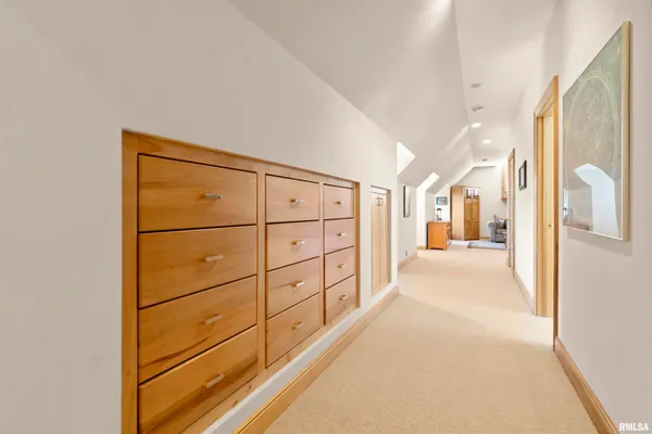 $930,000 | 200 West Ravinwoods Road, Peoria, IL 61615