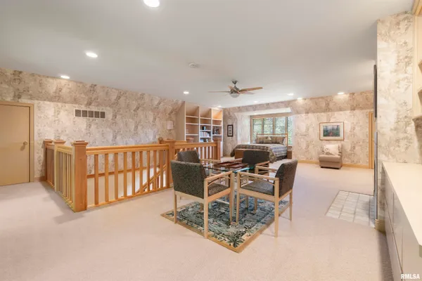$930,000 | 200 West Ravinwoods Road, Peoria, IL 61615