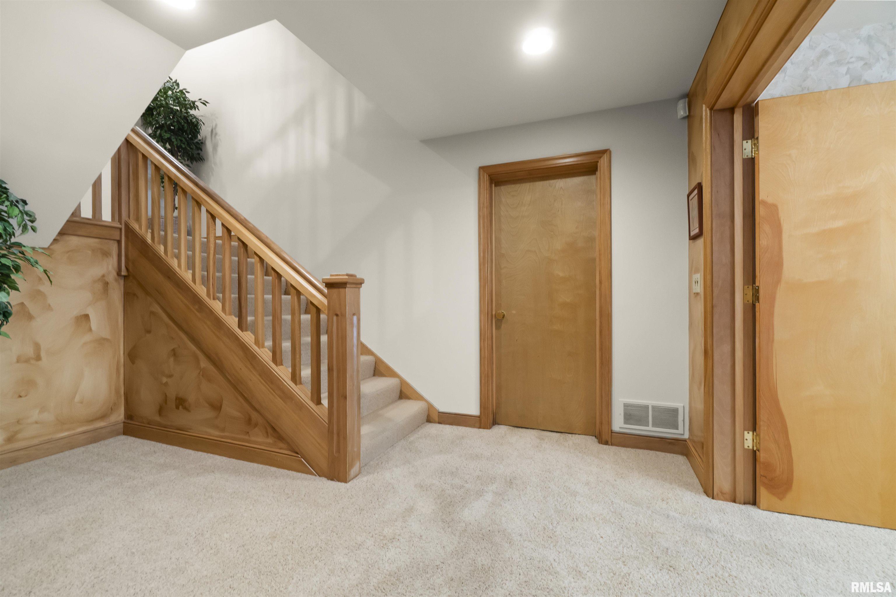 200 West Ravinwoods Road Peoria, IL 61615 - Photo 55 of 70
