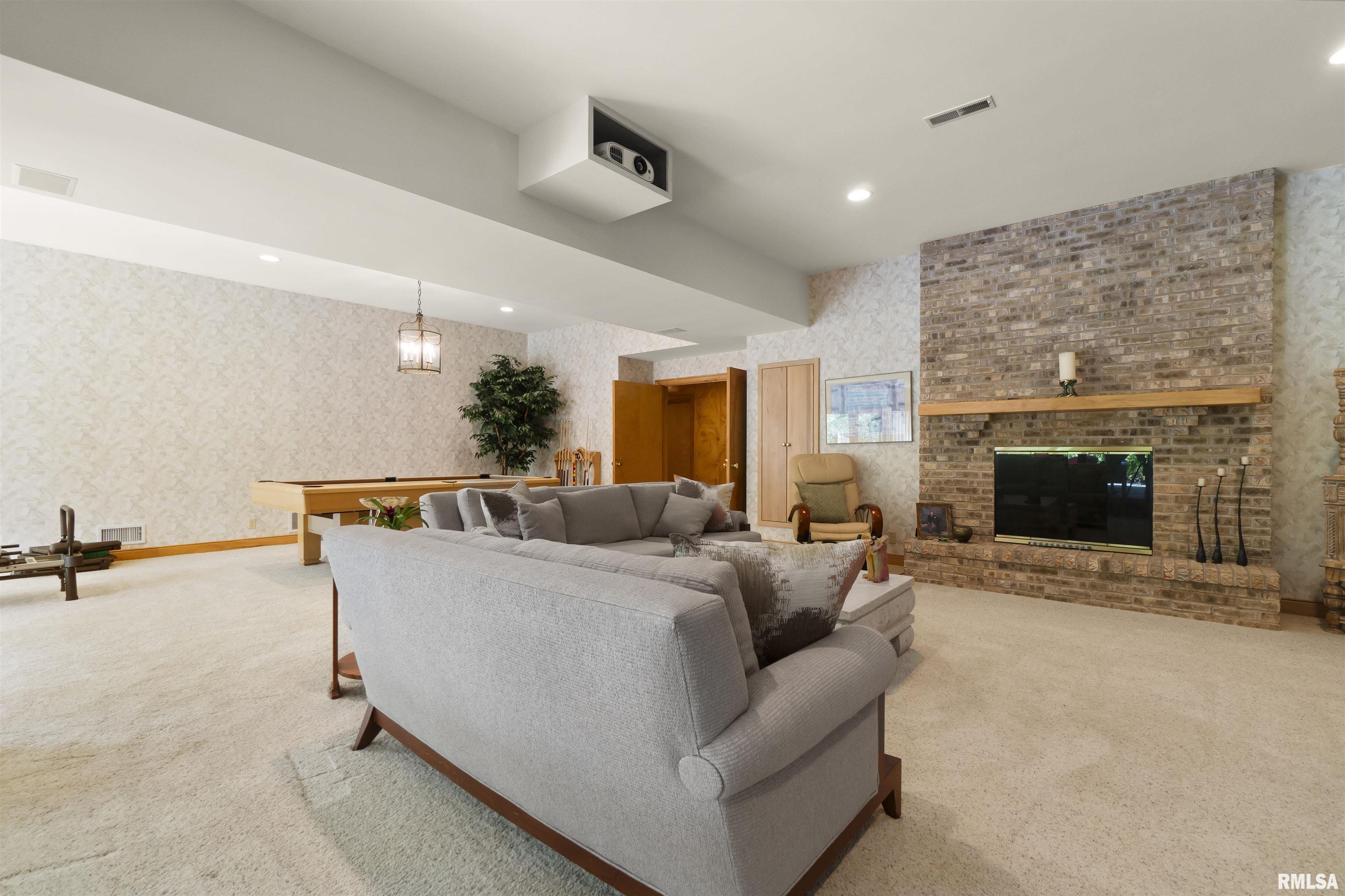 200 West Ravinwoods Road Peoria, IL 61615 - Photo 58 of 70