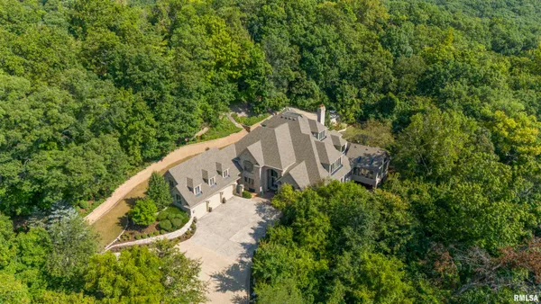 $930,000 | 200 West Ravinwoods Road, Peoria, IL 61615