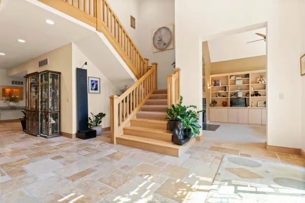 $930,000 | 200 West Ravinwoods Road, Peoria, IL 61615