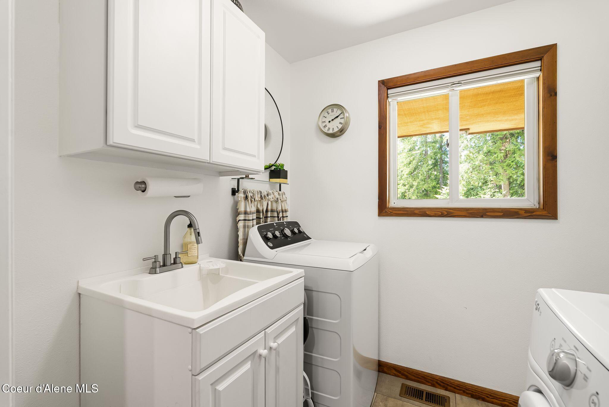 74 Eureka Road Sagle, ID 83860 - Photo 22 of 102 Kitchen