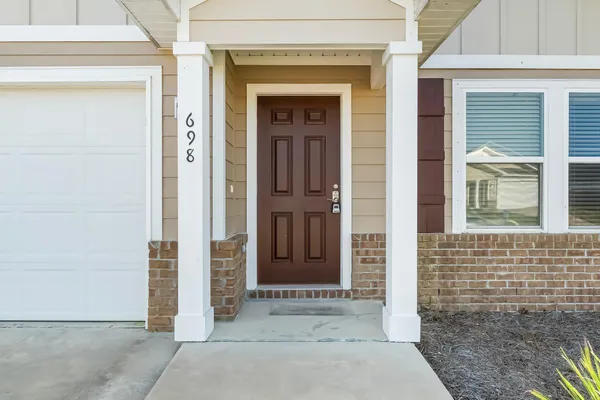 $2,200 | 698 Whispering Creek Avenue, Freeport, FL 32439