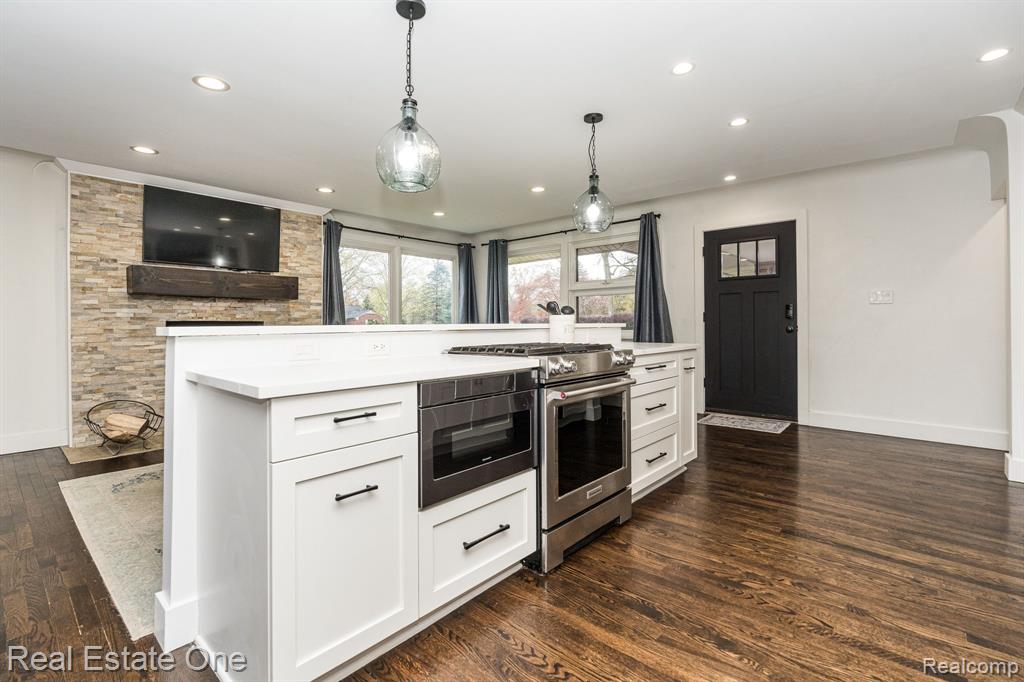 1124 Stellma Lane Rochester Hills, MI 48309 - Photo 11 of 44