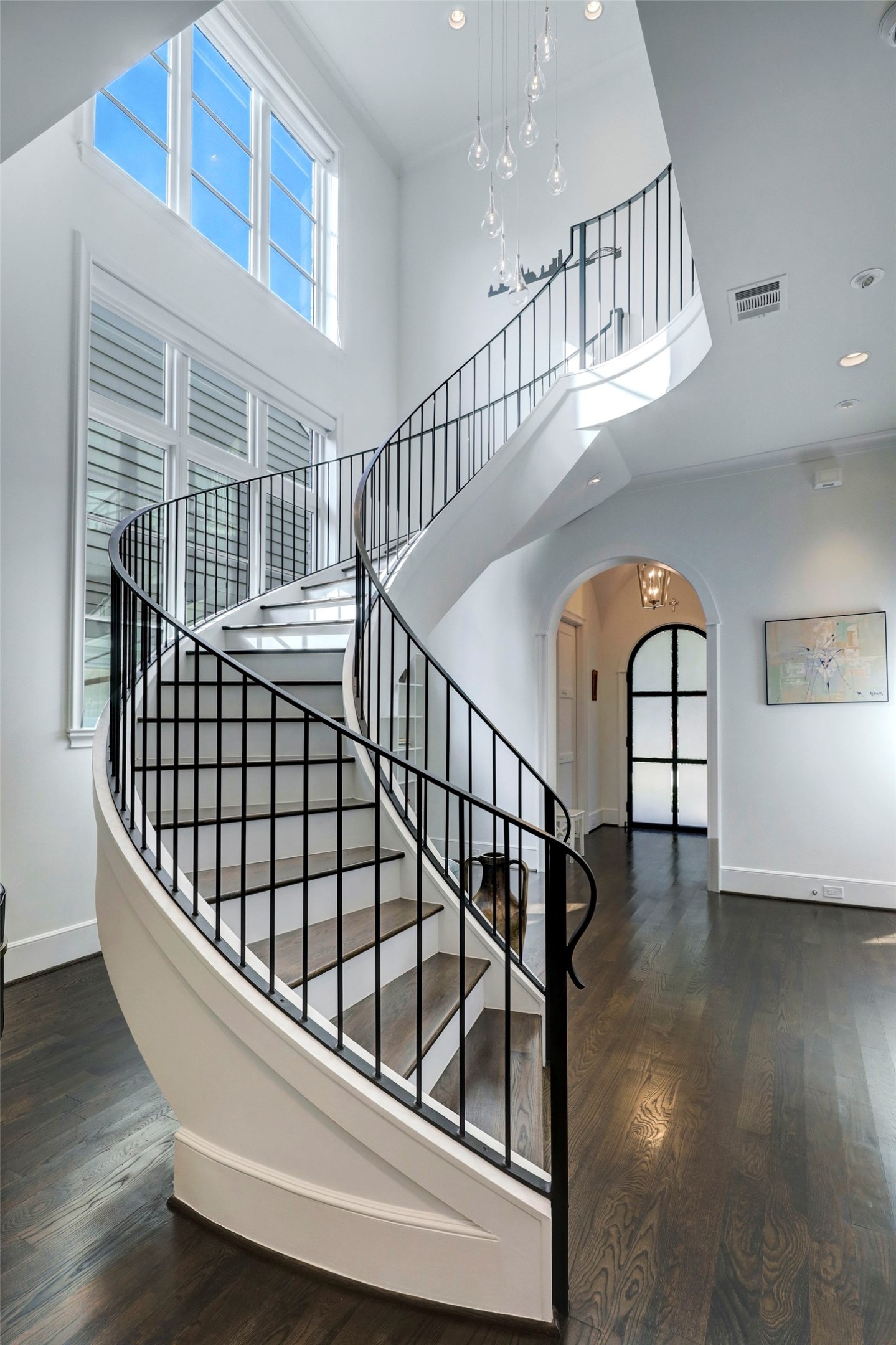2501 Yupon Street Houston, TX 77006 - Photo 10 of 48 a view of entryway with wooden floor