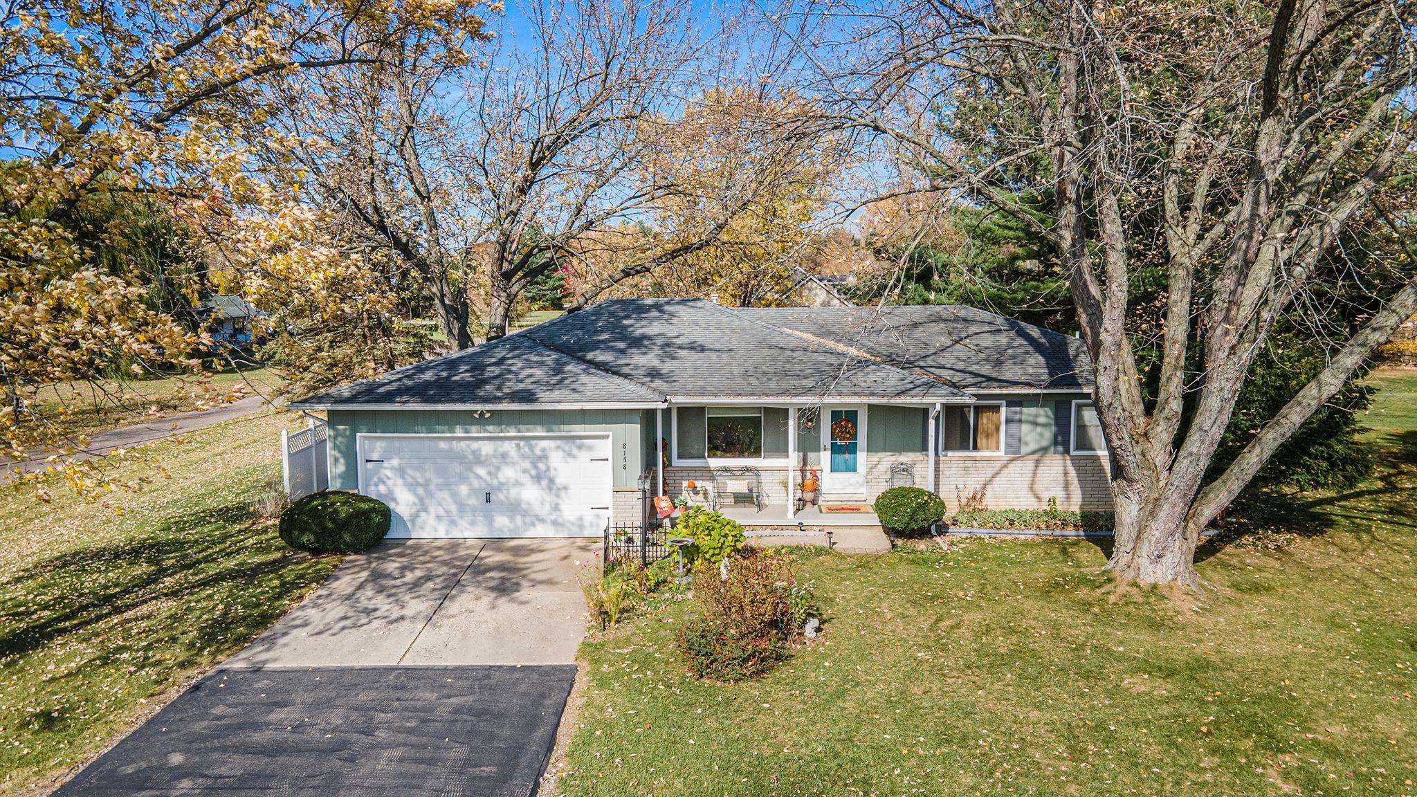 8158 Coldwater Road Flushing, MI 48433 - Photo 2 of 26 50094257-1.JPG