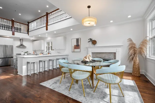 $1,225,000 | 840 West Buckingham Place, Unit 4, Chicago, IL 60657