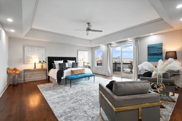 $1,225,000 | 840 West Buckingham Place, Unit 4, Chicago, IL 60657