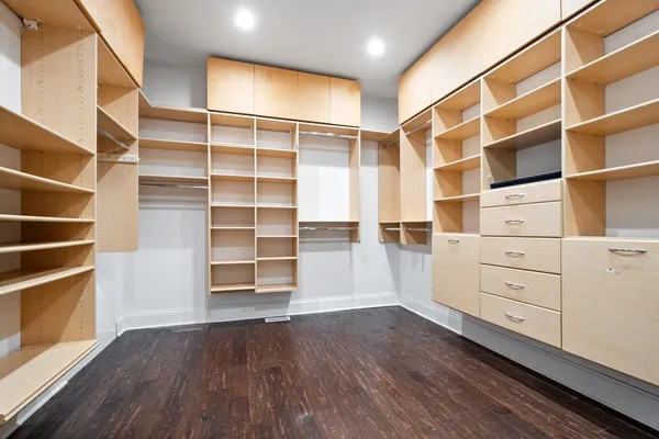 $1,225,000 | 840 West Buckingham Place, Unit 4, Chicago, IL 60657