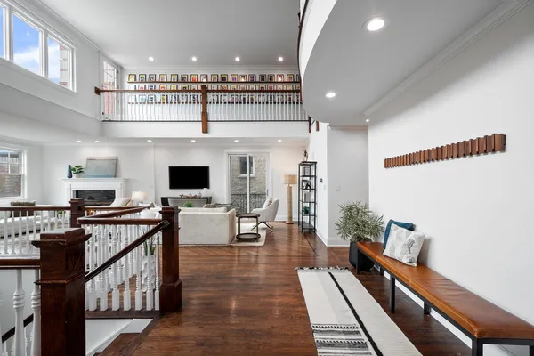 $1,225,000 | 840 West Buckingham Place, Unit 4, Chicago, IL 60657