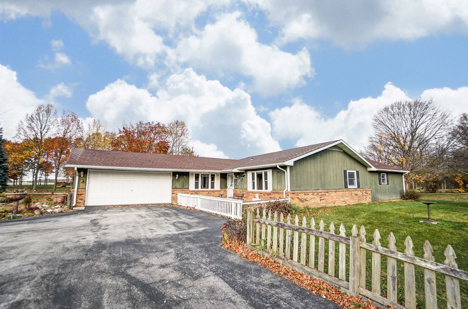 8324 Dafforn Road Churubusco, IN 46723 - Photo 2 of 36