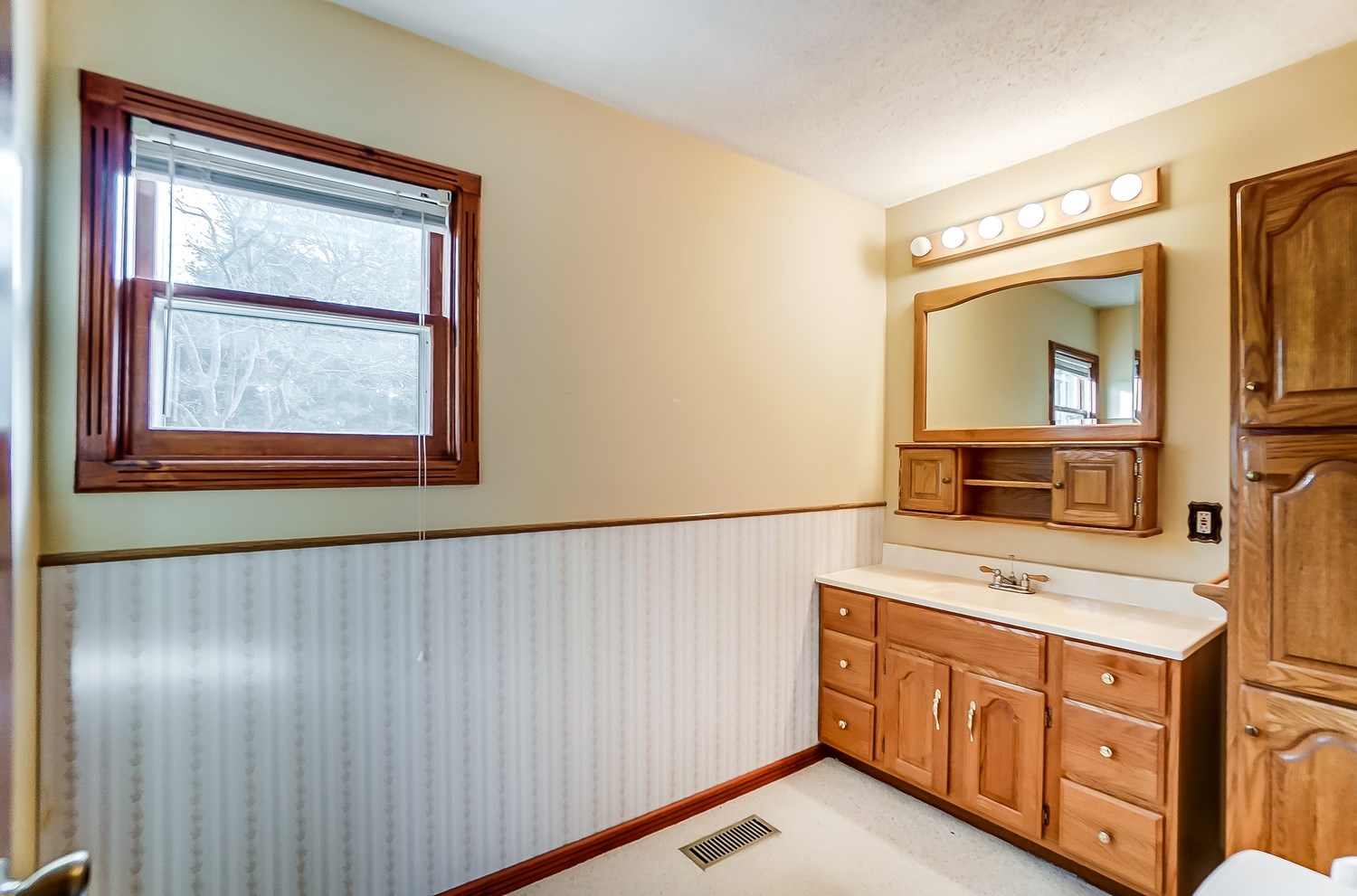 8324 Dafforn Road Churubusco, IN 46723 - Photo 16 of 36