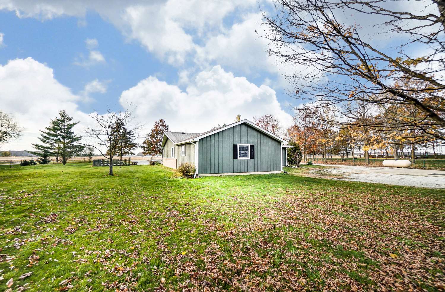 8324 Dafforn Road Churubusco, IN 46723 - Photo 24 of 36