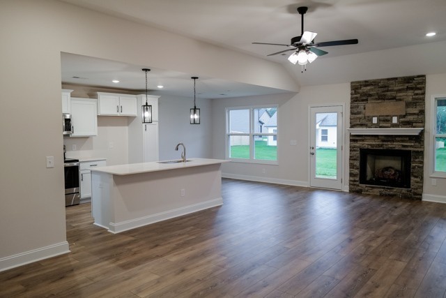 56 Cherry Road Clarksville, TN 37042 - Photo 3 of 28 Gallery Image 3