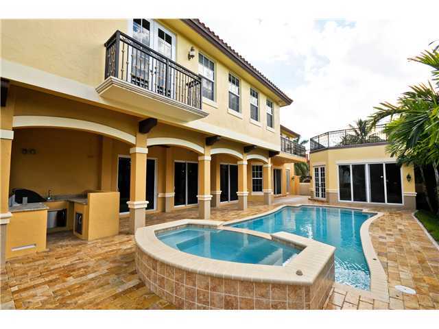 255 Southeast Wavecrest Way Boca Raton, FL 33432 - Photo 2 of 14 Additional Photo