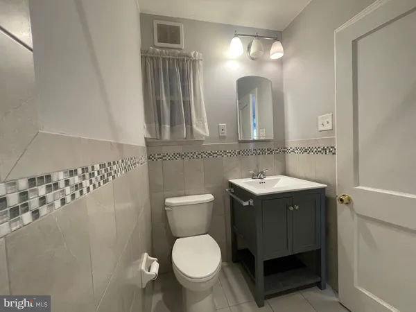 $2,000 | 18 Greenhill Road, Unit A, Media, PA 19063