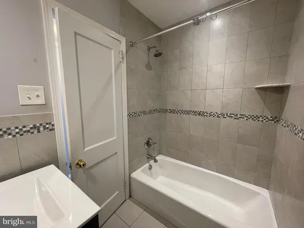 $2,000 | 18 Greenhill Road, Unit A, Media, PA 19063