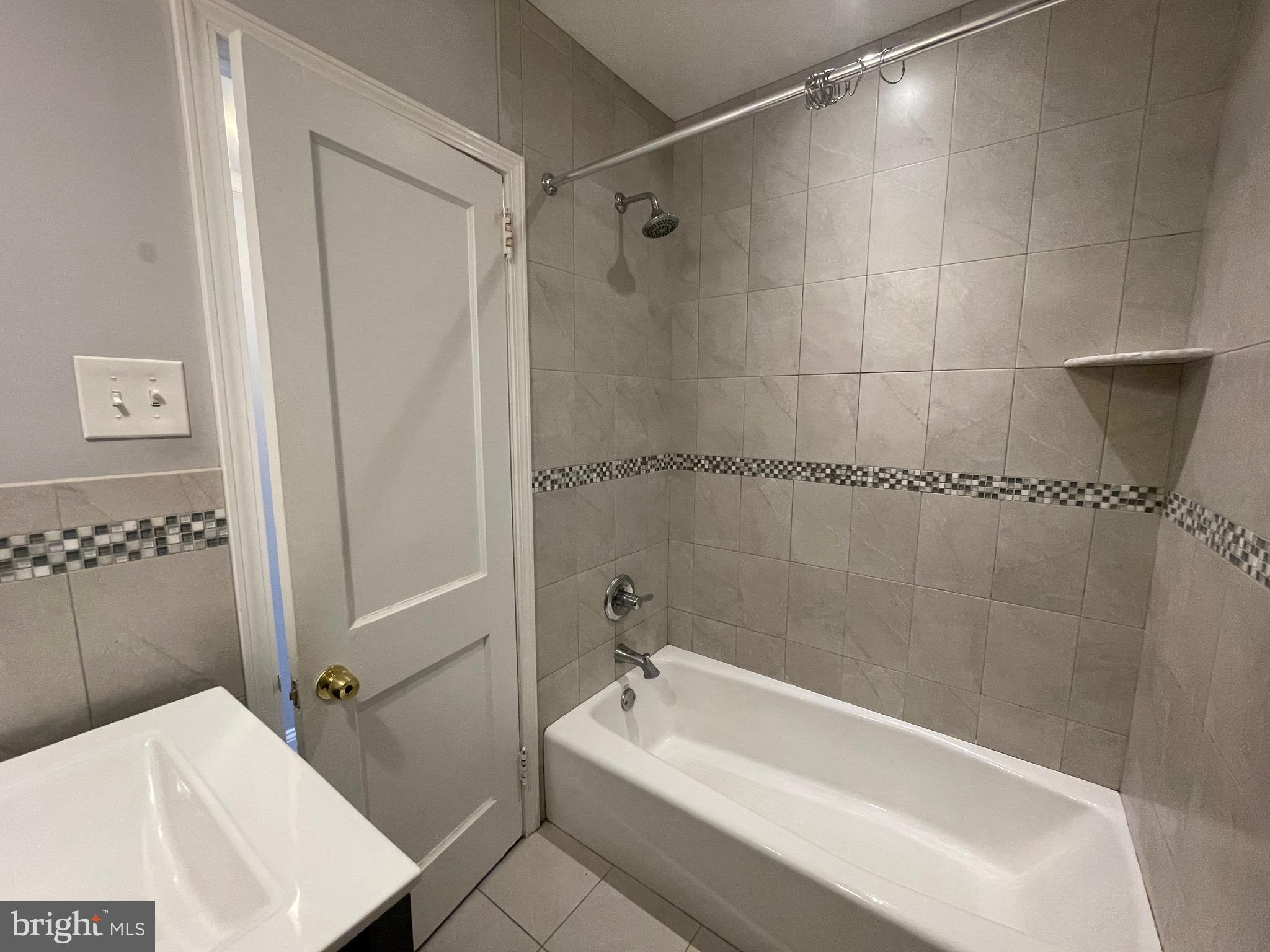 18 Greenhill Road, Unit A Media, PA 19063 - Photo 13 of 17 Full Bathroom