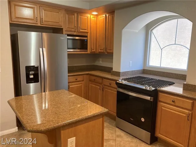 $2,450 | 843 Trout Stream Court, Henderson, NV 89052