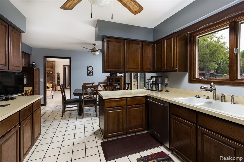 9357 Huron River Drive Dexter, MI 48130 - Photo 20 of 63