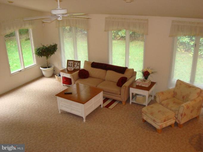 3664 Muddy Creek Road Edgewater, MD 21037 - Photo 8 of 28 Living Room