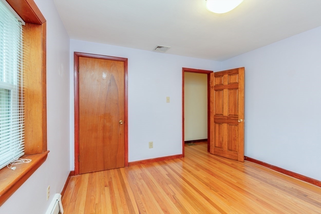 11 Lincoln Road Billerica, MA 01821 - Photo 17 of 34 Gallery Image 17