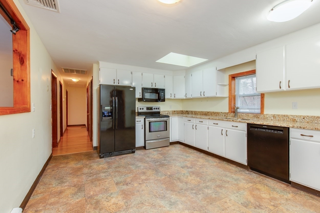 11 Lincoln Road Billerica, MA 01821 - Photo 4 of 34 Gallery Image 4