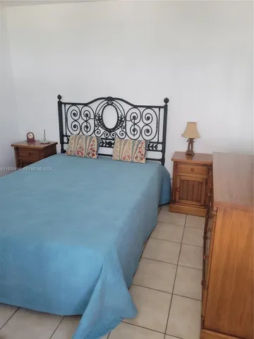 $2,099 | 2899 Collins Avenue, Unit 1114, Miami Beach, FL 33140